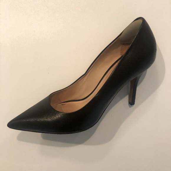 Celine Shoes - AUTHENTIC Celine Black Leather Pointed Toe Pumps Size 38